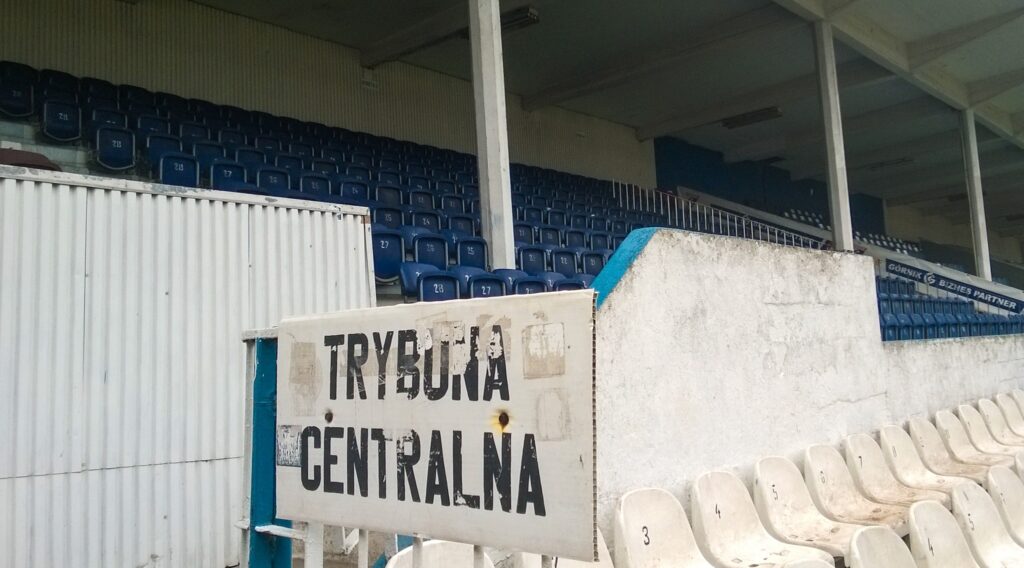 12 firm zainteresowanych wyburzeniem starej trybuny stadionu Górnika