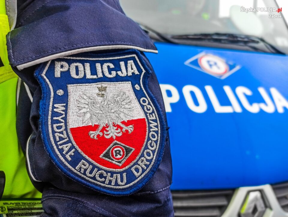 Brawurowy pościg ulicami Zabrza, aż do wsi Zbrosławice podjęli zabrzańscy policjanci za 30 letnim kierowcą peugeota. Mężczyzna nie zatrzymał się do kontroli drogowej na ul. Jordana i zaczął uciekać. Na tym jednak nie koniec. Jeden z policjantów, którego kierowca peugeota próbował potrącić musiał użyć broni palnej. Akcja miała miejsce w miniony poniedziałek przed godz. 9.00.