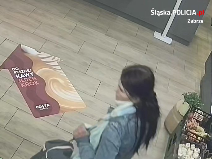 Zabrzańscy policjanci szukają kobiety, która ukradła portfel z kartą płatniczą. Następnie użyła karty na zakupach. Kradzież miała miejsce 23 marca. Policjanci publikują wizerunek kobiety .