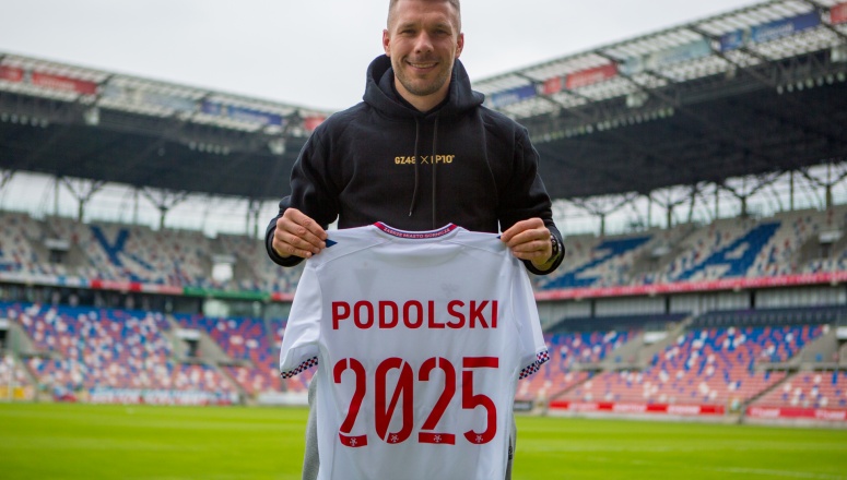 Mistrz Świata z 2014 roku pogra na Roosevelta jeszcze przez kolejne dwa lata. To pokłosie podpisania umowy pomiędzy Górnikiem Zabrze, a Lukasem Podoslkim, która będzie obowiązywała do czerwca 2025 r.