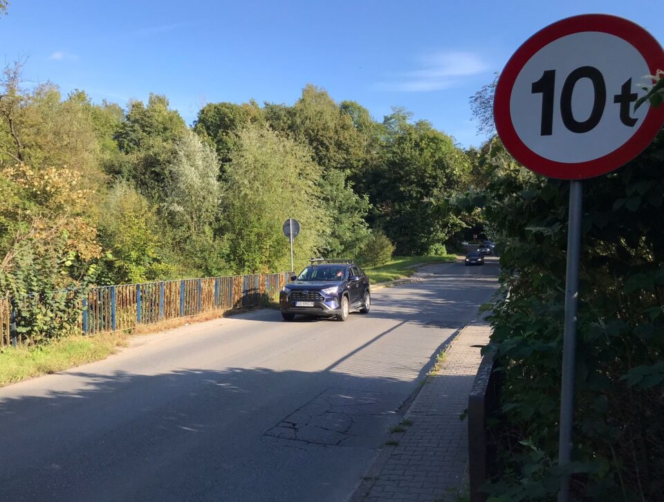 Most w ciągu ul. Trębackiej będzie remontowany od 1 lipca. Na ten czas obiekt będzie zamknięty dla ruchu samochodów. Dla kierowców wyznaczono objazdy.