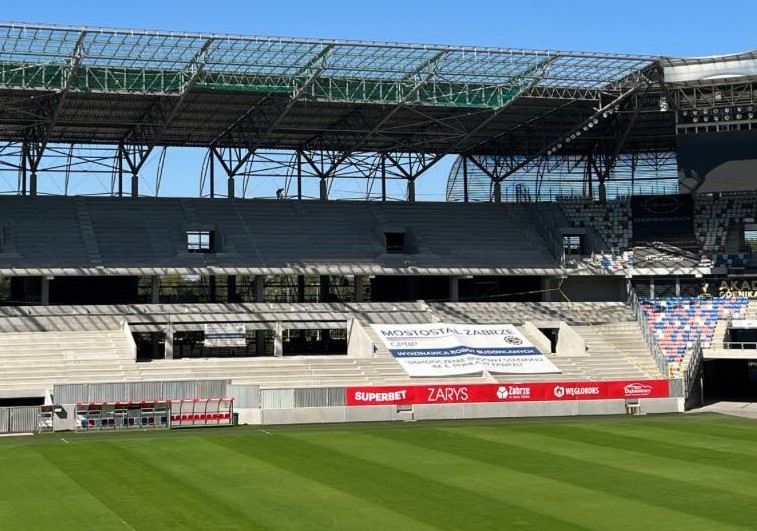 Spółka Stadion ma nowy zarząd. Mariola Kosiorek dotychczasowa prezes i jej zastępca Maciej Buchalik zostali odwołani. W ich miejsce powołany został Wojciech Ździebło, były wicekanclerz AWF Katowice, odpowiedzialny m.in. za rozwój infrastruktury sportowej – poinformował portal roosevelta81.pl.  