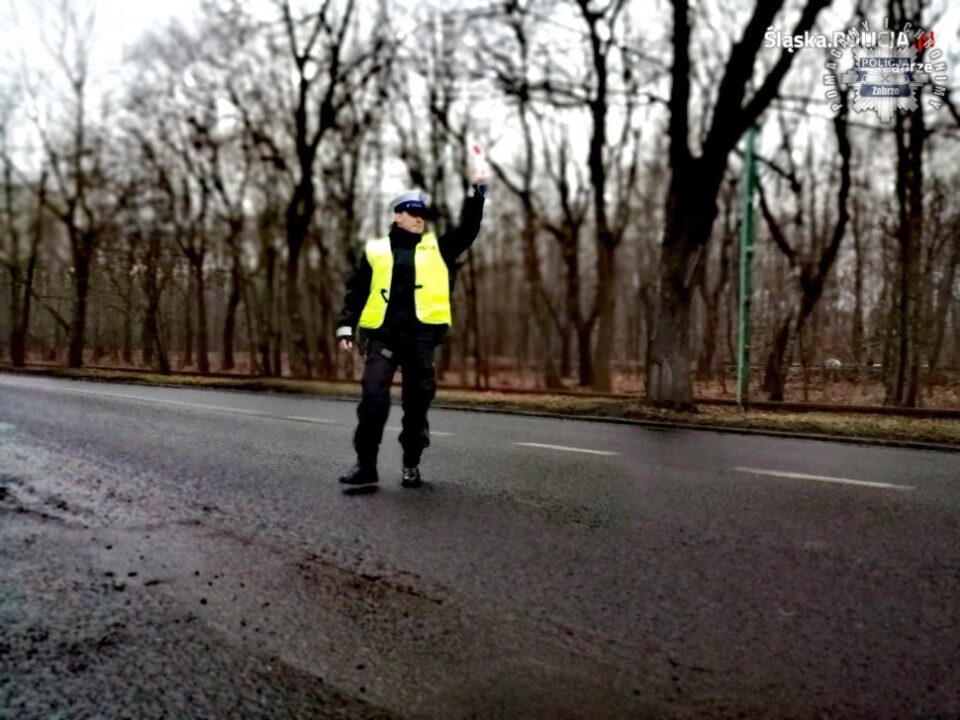 We wtorek (7 stycznia) od samego rana policjanci drogówki z Zabrza prowadzili na drogach zmasowane kontrole trzeźwości. Sprawdzono blisko 3 tysiące kierowców, a efektem tego było zatrzymania nietrzeźwych, a nawet z zakazem prowadzenia pojazdów.