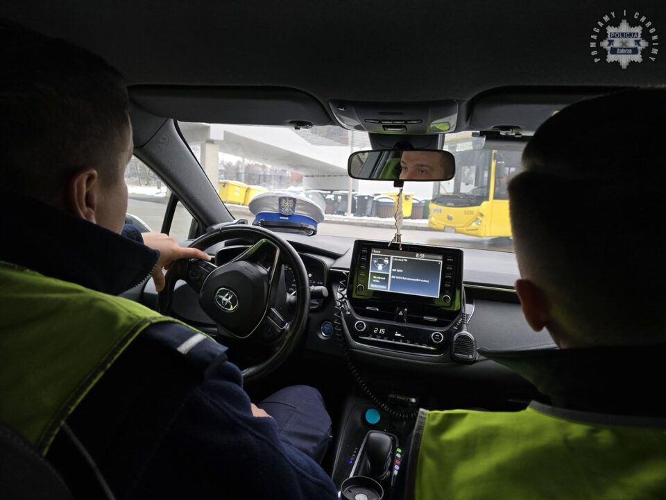 W czwartek (13 lutego) policjanci zabrzańskiej drogówki masowo kontrolowali autobusy kursujące w naszym mieście. W ruch poszły wideorejestratory i alkomaty, sprawdzano też stan psychofizyczny kierowców.