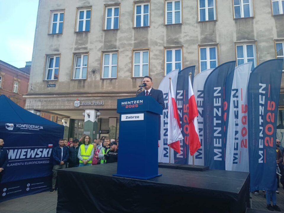 W samo południe, w sobotę (26 kwietnia) na Placu Wolności w Zabrzu odbył się wiec wyborczy kandydata na Prezydenta RP - Sławomira Mentzena. Frekwencja dopisała, bo Plac Wolności był wypełniony niemal po brzegi. Podczas tego zgromadzenia nie zabrakło też akcentów związanych z referendum w sprawie odwołania prezydent Zabrza, jak również tych związanych z sprzeciwem wobec nielegalnych imigrantów oraz wobec Zielonego Ładu. Obejrzyjcie wideo