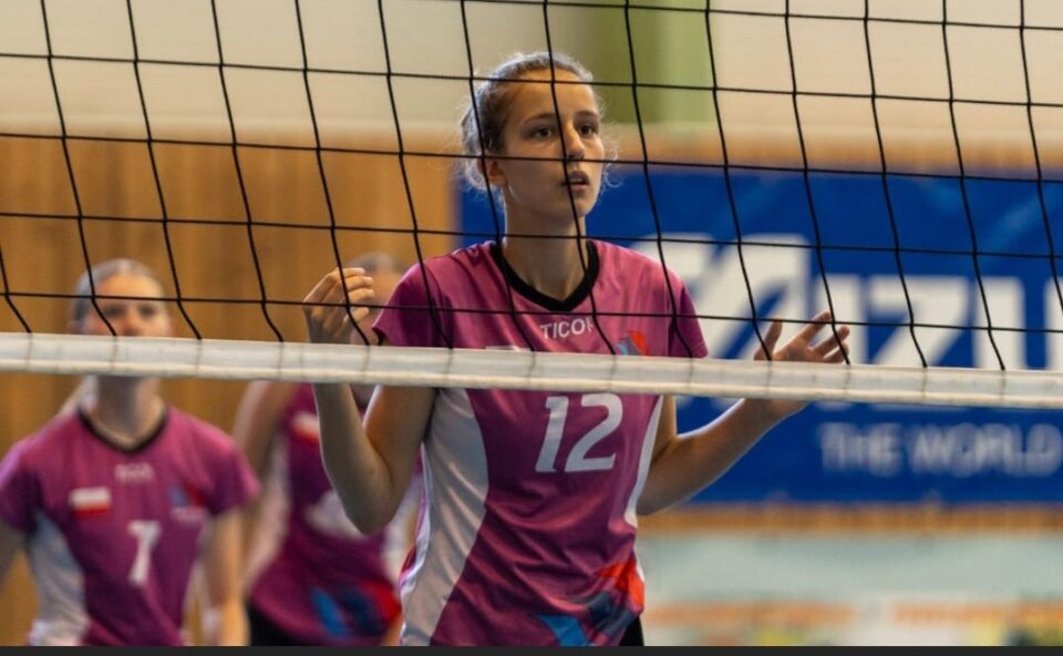 Nie każdy wie, że nasze miasto z sukcesami reprezentuje siatkarski talent. 17 letnia zabrzanka - Zuzanna Pawłowska tę dyscyplinę sportu trenuje od najmłodszych lat, a jeden z jej ostatnich sukcesów to spektakularnie wywalczony brąz w Mistrzostwach Polski Juniorek Młodszych.