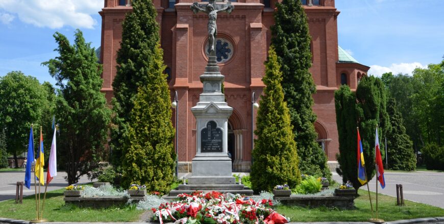 Z okazji Święta Konstytucji 3 Maja w naszym mieście zaplanowano cykl uroczystości miejskich. Tradycyjnie, obchody rozpoczną się od Mszy Świętej w intencji ojczyzny, w Kościele św. Anny o godz. 11.00, z udziałem zabrzańskiego Chóru Młodzieżowego „Resonans con tutti” pod kierownictwem Arleny Różyckiej-Gałązki i Waldemara Gałązki.