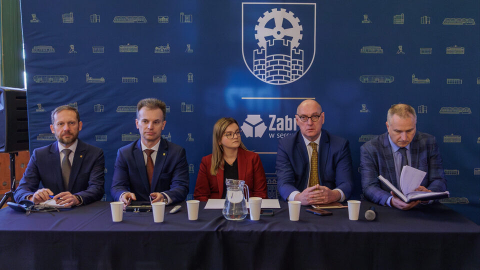 W referendum odwoławczym, które odbywało się w niedzielę (11 maja) prezydent Zabrza Agnieszka Rupniewska po nieco ponad roku rządów została odwołana. To na razie wyniki z 75 na 89 Obwodowych Komisji Wyborczych, gdzie w głosowaniu wzięło udział już ponad 26 tysięcy mieszkańców naszego miasta – poinformowano nas w Miejskiej Komisji Wyborczej w Zabrzu.