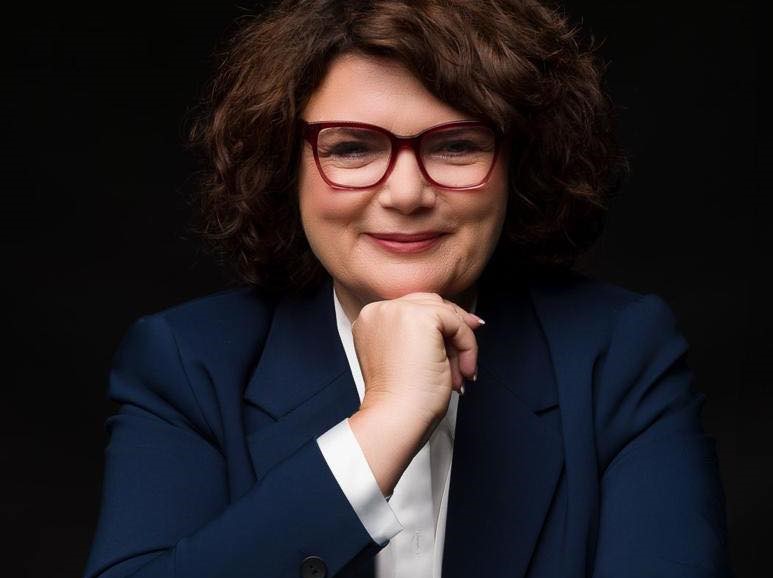 Po odwołaniu 11 maja ze stanowiska prezydenta Zabrza Agnieszki Rupniewskiej, premier zdecydował, że naszym miastem do czasu przedterminowych wyborów będzie zarządzać Ewa Weber. To osoba z dużym już doświadczeniem nie tylko w Urzędzie Miejskim w Zabrzu, ale również na stanowisku wiceprezydent Gliwic, a do teraz dyrektor generalna Ministerstwa Aktywów Państwowych.