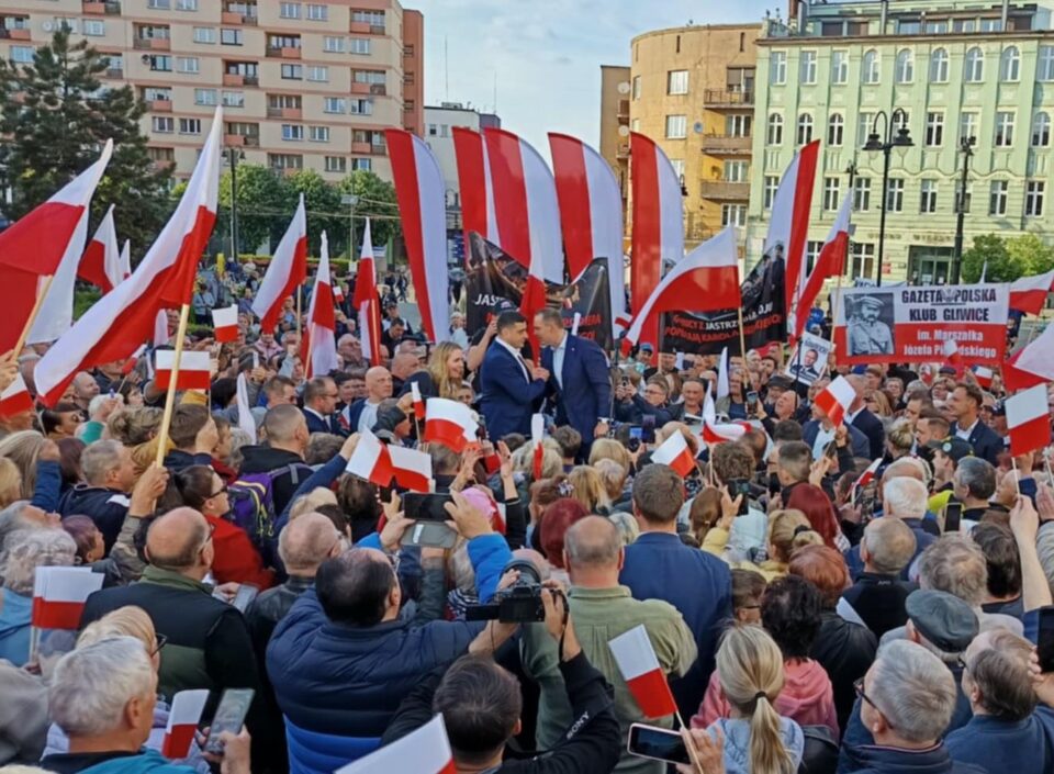 We wtorek (13 maja) o godz. 18.00 na Placu Wolności w Zabrzu odbyło się spotkanie kandydata na Prezydenta RP - Karola Nawrockiego z mieszkańcami naszego miasta. Podczas przemówienia nie zabrakło nawiązań do referendum 11 maja, w którym odwołano prezydent Zabrza.