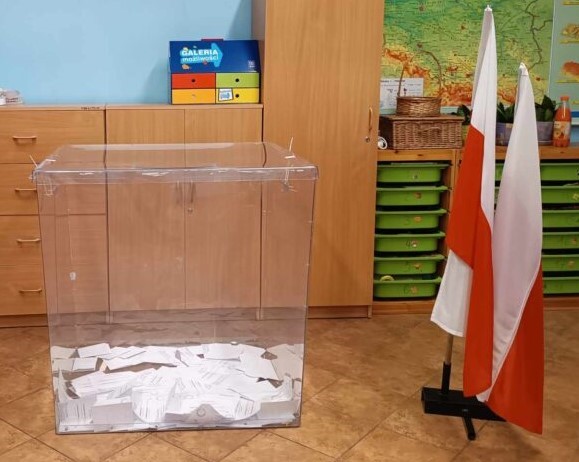 Trwają wybory prezydenckie i na przekór kapryśnej pogodzie część osób oddała już głosy na kandydata do najwyższego urzędu w państwie. Niestety frekwencja na godzinę 12.00, jest w Zabrzu niższa niż w całym kraju i w sąsiednich miastach województwa śląskiego.