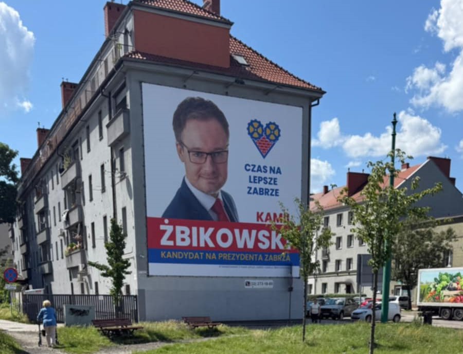 We wtorek, 12 sierpnia o godz. 11.30 pod zabrzańskim Ratuszem miała się odbyć konferencja prasowa kandydata na prezydenta Zabrza Kamila Żbikowskiego. Została jednak odwołana nieco ponad dwie godziny wcześniej i przełożona na przyszły tydzień. Czy powodem tego był brak porozumienia w sprawie poparcia Żbikowskiego przez kandydatów na prezydenta Zabrza, którzy odpadli w pierwszej turze 10 sierpnia?