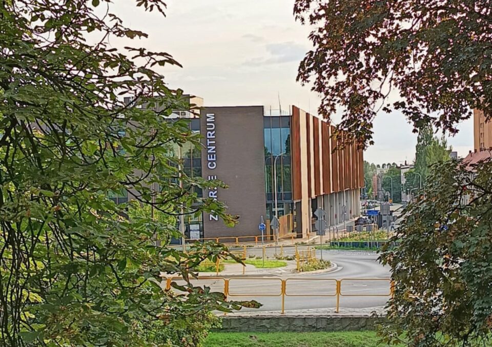 Zarząd Transportu Metropolitalnego (ZTM) zapowiada istotne zmiany w rozkładzie jazdy autobusów w Zabrzu. Od 25 sierpnia 2025 r. pasażerowie będą mogli korzystać z nowej organizacji tras, której głównym celem jest poprawa czytelności połączeń i łatwiejsza orientacja w kierunkach jazdy.