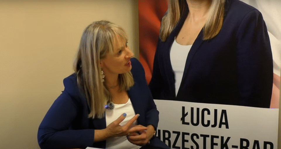 Rozesłała maile do szkół i dyrektorów, w których składa obietnice wyborcze, wówczas jeśli zostanie prezydentem Zabrza. Czy kandydatka na najwyższy urząd w mieście i wiceprzewodnicząca Rady Miasta Łucja Chrzęstek-Bar mogła złamać prawo? W tej sprawie może zostać złożone zawiadomienie do prokuratury.