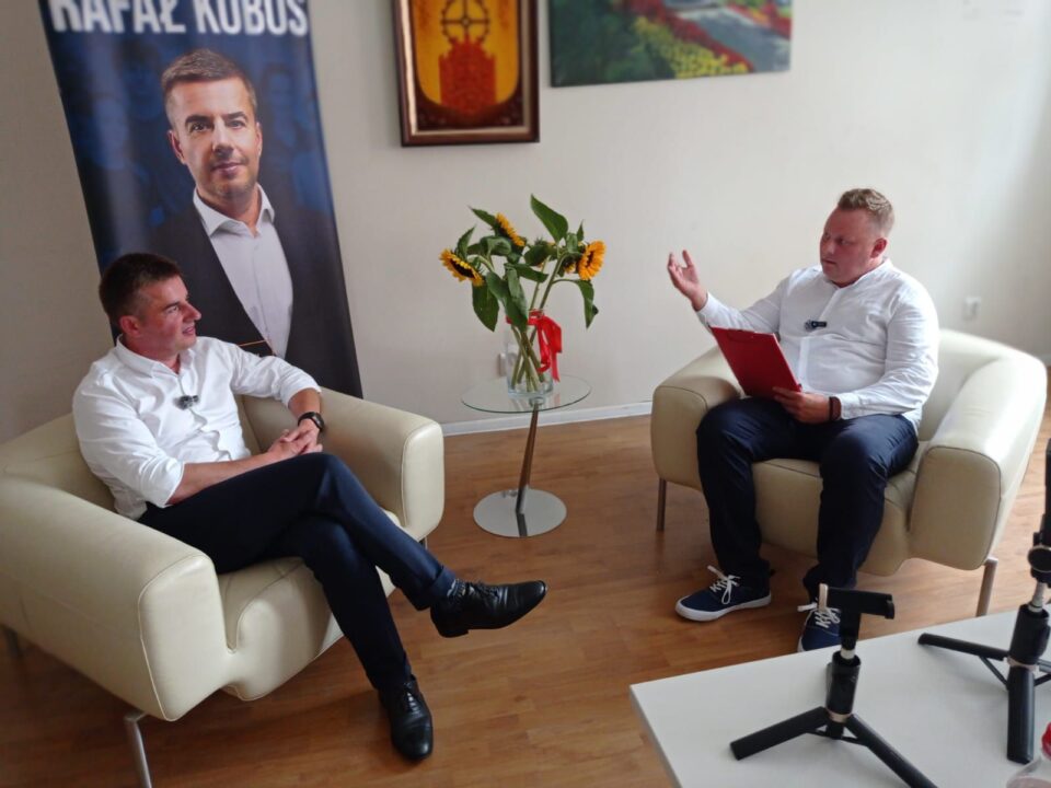 Już 10 sierpnia odbędą się przedterminowe wybory na prezydenta Zabrza. Startuje w nich sześciu kandydatów. Jednym z nich jest wieloletni pracownik Urzędu Miejskiego w Zabrzu - Rafała Kobos z komitetu Skuteczni dla Zabrza Małgorzaty Mańki-Szulik. Obejrzyjcie całą rozmowę wideo