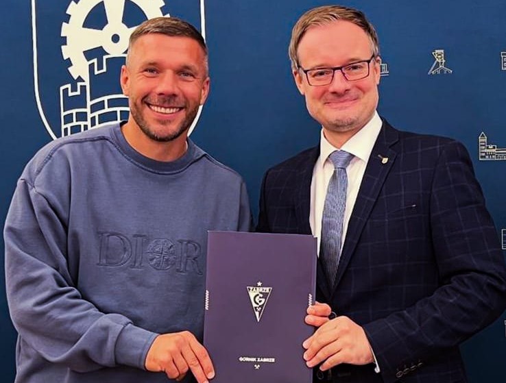 W zabrzańskim Ratuszu odbyło się spotkanie dotyczące prywatyzacji Górnik Zabrze S.A. Nowy prezydent Kamil Żbikowski sfotografował się z Lukasem Podolskim i na swoim oficjalnym profilu facebook'owym poinformował, że  omawiano kolejne kroki w procesie sprzedaży klubu, ale nie padły żadne konkretne terminy.