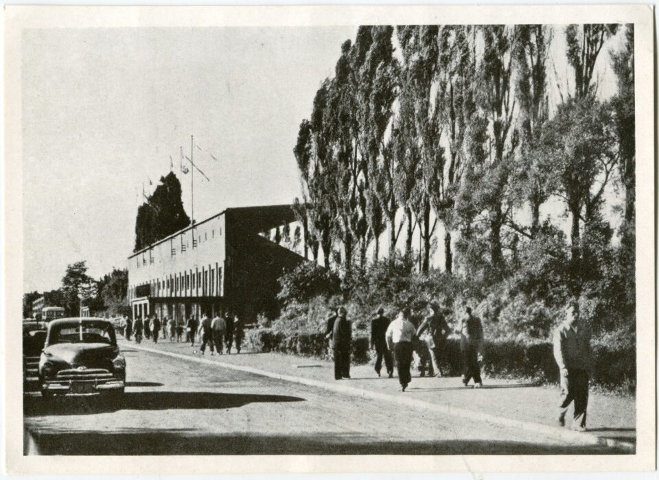 Jak wyglądał stadion, a także znajdujący się przy nim nieistniejący już kultowy basen Frizok? Znaleźliśmy kilka starych zdjęć ze zbiorów Rafała Tylendy. Obejrzyjcie galerię foto - Górnik Zabrze na starych zdjęciach z czasów PRL i przedwojennych