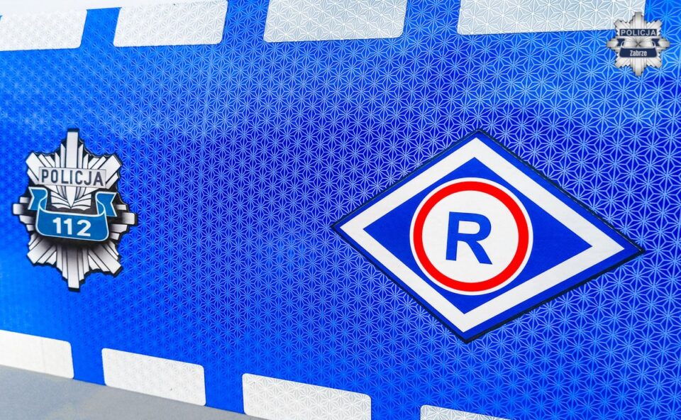 Policjanci z zabrzańskiej drogówki zatrzymali 29-letniego mieszkańca Rudy Śląskiej, który kierował samochodem marki BMW, mimo obowiązującego zakazu sądowego. Do zatrzymania doszło w poniedziałek na ulicy Rymera w Zabrzu. Mężczyzna miał zakaz prowadzenia pojazdów, obowiązujący od czerwca 2025 roku do czerwca 2028 roku. Teraz grozi mu kara do 5 lat pozbawienia wolności.