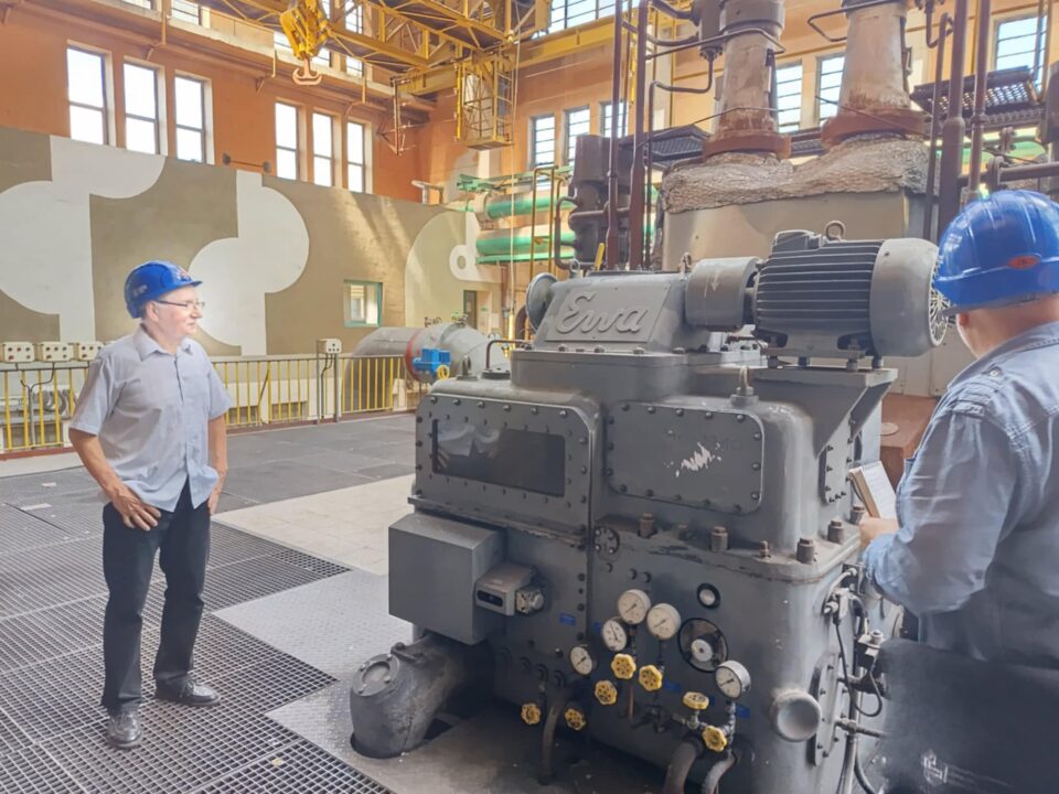 Nadchodzący tydzień w Zabrzu – od 13 do 19 października 2025 roku – zapowiada się niezwykle różnorodnie. Teatr, kino, koncerty, warsztaty i spotkania z autorami – każdy mieszkaniec znajdzie coś dla siebie. Przygotowaliśmy szczegółowy przewodnik po wydarzeniach kulturalnych w Zabrzu, dzięki któremu łatwo zaplanujesz swój wolny czas.