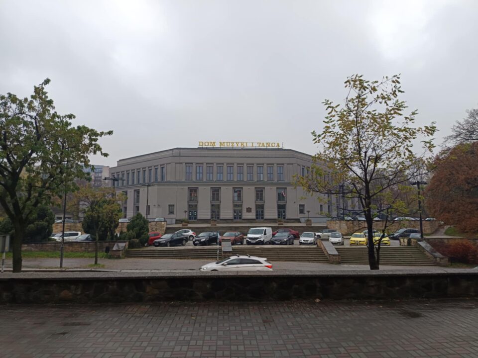 Nadchodzący tydzień w Zabrzu zapowiada się niezwykle intensywnie i różnorodnie. Mieszkańcy oraz goście miasta mogą wybierać spośród wydarzeń kulturalnych, edukacyjnych, rekreacyjnych i rozrywkowych, obejmujących zarówno koncerty, spektakle, warsztaty, jak i aktywności skierowane do seniorów czy rodzin z dziećmi. Sprawdź, co będzie się działo w Zabrzu od 24 do 30 listopada 2025 roku.