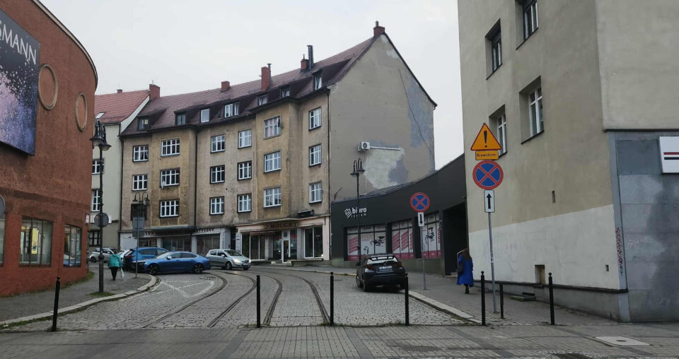 Zabrze uruchamia pierwszą edycję programu „Lokal na kulturę”, którego celem jest rozwój sektora kreatywnego oraz wsparcie lokalnych inicjatyw artystycznych. To nowa szansa dla twórców, animatorów i przedsiębiorców z branży kultury, którzy chcą rozwijać swoje pomysły w przestrzeni miejskiej.