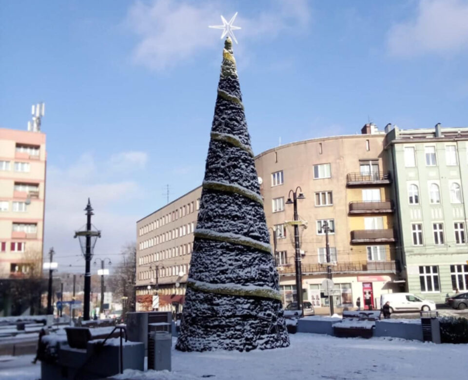 Zabrze przygotowuje się do oficjalnego rozpoczęcia świątecznego sezonu. Już 6 grudnia, w godzinach 16:30–17:00, na Placu Wolności odbędzie się uroczyste odpalenie miejskiej choinki. Wydarzeniu ponownie towarzyszyć będą Militarni Mikołaje – jedna z najbardziej rozpoznawalnych akcji mikołajkowych na Śląsku.