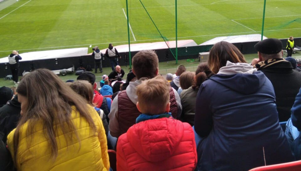 Po ogromnym sukcesie ubiegłorocznej, pierwszej w historii edycji, Górnik Zabrze ponownie zaprasza kibiców na wielkie kolędowanie. W 2024 roku stadionowa premiera przyciągnęła kilka tysięcy osób i zebrała entuzjastyczne opinie uczestników. Klub zapowiada, że tegoroczne spotkanie – zaplanowane na 6 grudnia tego roku – będzie jeszcze bardziej widowiskowe, świąteczne i pełne atrakcji.