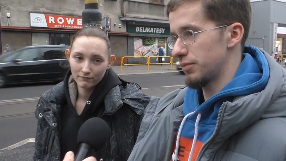 Tym razem wyszliśmy na ulice Zabrza z mikrofonem i kamerą no i zapytaliśmy mieszkańców czego życzyć na Boże Narodzenie 2025 naszemu miastu i zabrzanom. Obejrzyjcie wideo sondę uliczną