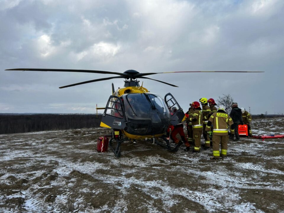 W niedzielę 4 stycznia na hałdzie w Zabrzu-Makoszowach doszło do groźnego wypadku z udziałem mężczyzny poruszającego się quadem. Zdarzenie miało miejsce w godzinach południowych i wymagało interwencji służb ratunkowych, w tym Lotniczego Pogotowia Ratunkowego.