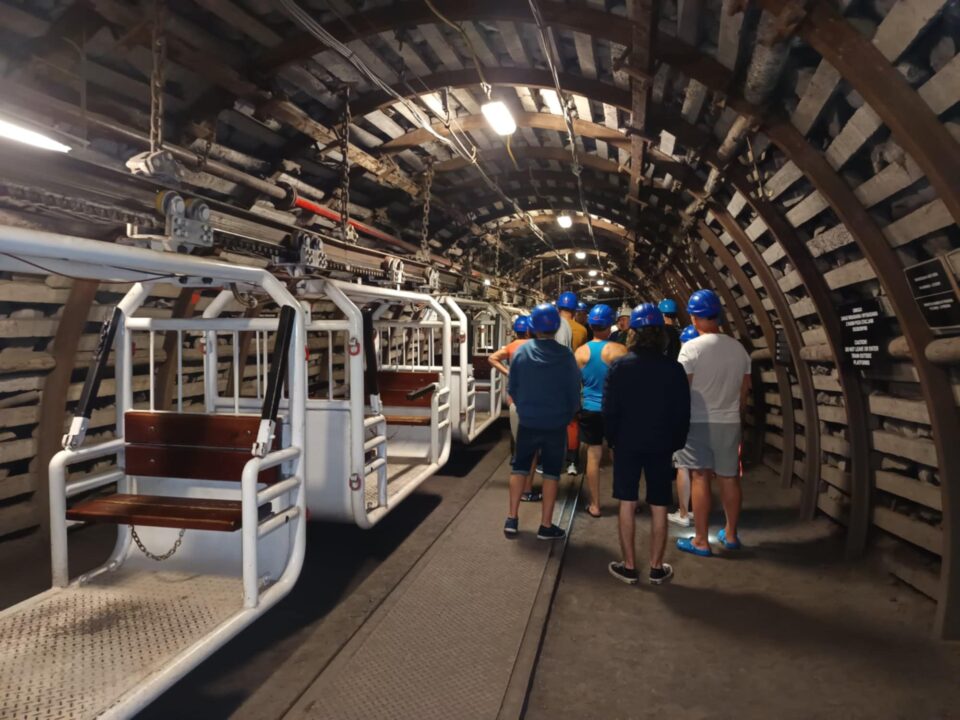 Przed nami niezwykle intensywny tydzień w Zabrzu! Od 26 stycznia do 1 lutego 2026 roku nasze miasto wypełni się ofertą kulturalną, edukacyjną i sportową. W programie znajdziemy zarówno kinowe premiery, jak i warsztaty kreatywne, prelekcje o bezpieczeństwie oraz wielkie emocje na piłkarskiej murawie. Sprawdź nasz szczegółowy harmonogram, aby nie przegapić najciekawszych atrakcji!