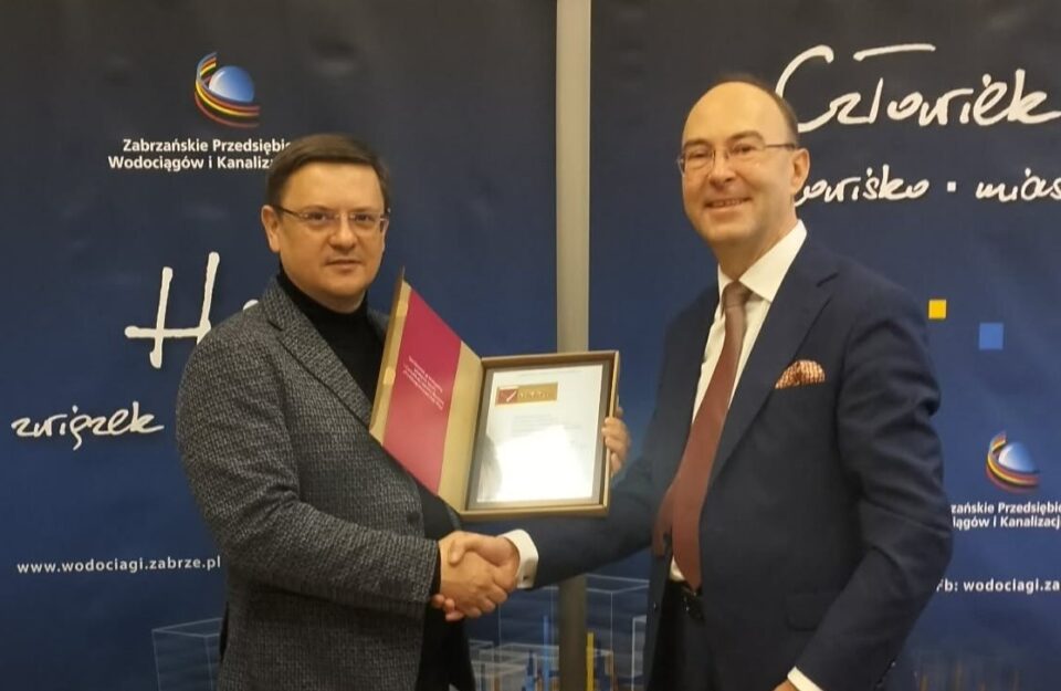 Zabrzańskie Przedsiębiorstwo Wodociągów i Kanalizacji po raz dziewiętnasty z rzędu zostało laureatem ogólnopolskiego programu "Przedsiębiorstwo Fair Play". To jedno z najbardziej rozpoznawalnych wyróżnień w środowisku biznesowym, przyznawane firmom działającym zgodnie z zasadami etyki, odpowiedzialności społecznej i troski o środowisko naturalne.