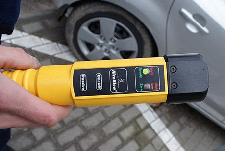 Obywatelskie zatrzymanie w Zabrzu. Pijany 49-latek z zakazem prowadzenia wpadł na Ofiar Katynia