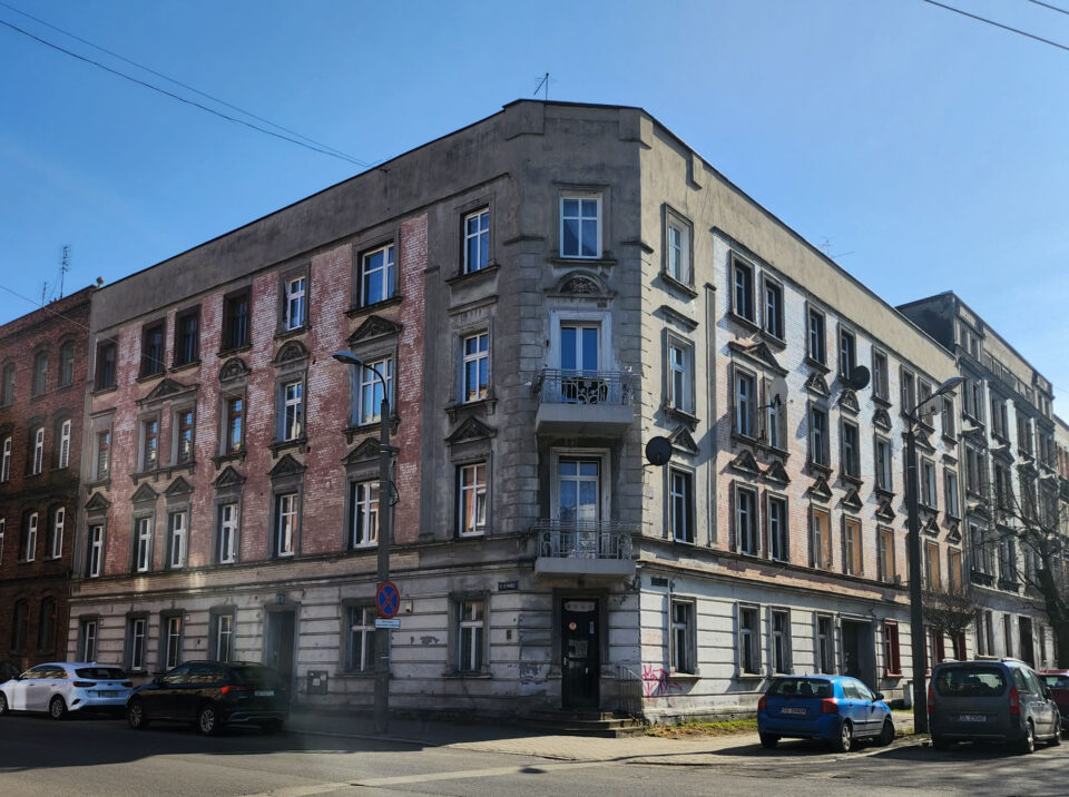 Dzięki wsparciu z Banku Gospodarstwa Krajowego (BGK) w wysokości ponad 2 mln zł, jeszcze w tym roku kompleksową renowację przejdzie 17 lokali komunalnych w Zabrzu. Wśród inwestycji znajdzie się m.in. wielkopowierzchniowe mieszkanie dla podopiecznych pieczy zastępczej.
