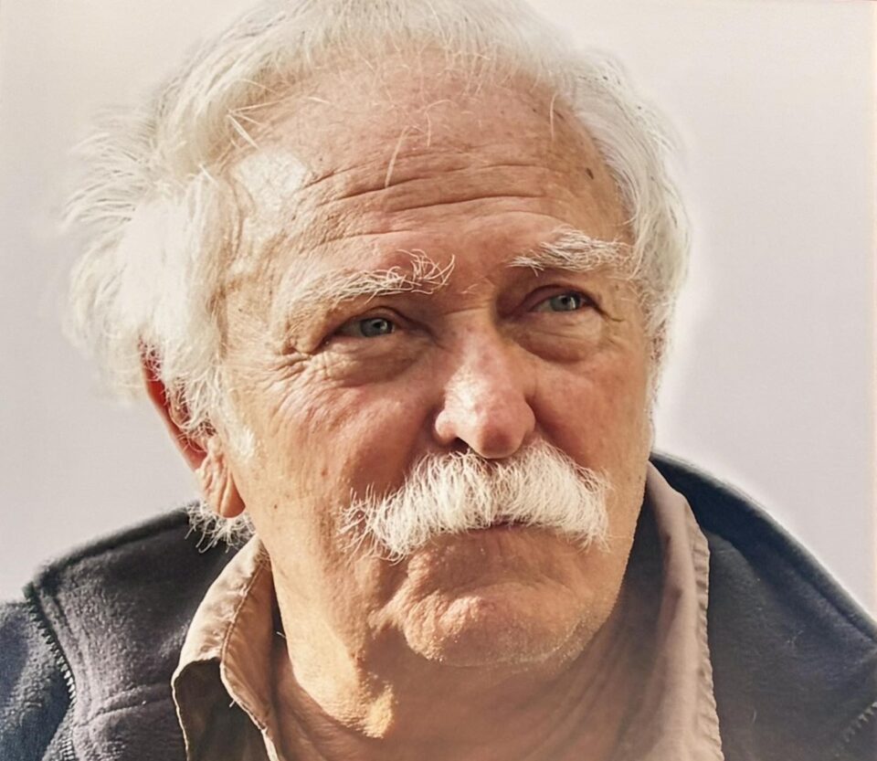 Pochodzący z Zabrza pisarz i ilustrator Janosch obchodzi dziś 95. urodziny. Twórca, którego prawdziwe nazwisko brzmi Horst Eckert, jest jednym z najbardziej znanych na świecie autorów literatury dziecięcej. Jego książki i charakterystyczne ilustracje od wielu lat zachwycają kolejne pokolenia czytelników.