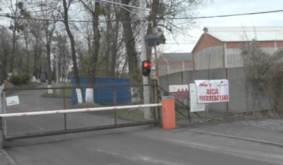 Przyszłość Koksowni Jadwiga stanęła pod wielkim znakiem zapytania. Podczas gdy pracownicy w obronie swoich miejsc pracy prowadzą akcję protestacyjną, z ust szefostwa JSW padają porażające słowa o „granicy upadłości”. Stawką w tej grze nie jest tylko zatrudnienie kilkuset osób, ale także ogrzewanie dla Szpitala Miejskiego i tysięcy mieszkańców Biskupic.