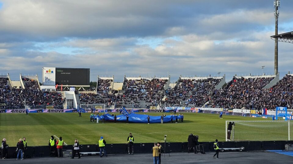To był wieczór, na który kibice w Zabrzu czekali 25 lat! Po zaciętym boju i zwycięstwie 1:0 nad Zawiszą Bydgoszcz w środę, 8 kwietnia, Górnik Zabrze oficjalnie zameldował się w finale Pucharu Polski. Awans to nie tylko szansa na przełamanie klątwy trwającej ponad pół wieku, ale także potężny zastrzyk gotówki dla klubowej kasy. Sprawdziliśmy, o jakie kwoty toczy się gra.