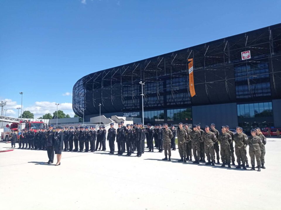 Awanse i odznaczenia zostały wręczone strażakom w czwartek, 28 maja, podczas miejskich obchodów Dnia Strażaka 2026 w Zabrzu, które odbyły się przy Arenie Zabrze. Obejrzyjcie krótkie wideo z tych uroczystości.