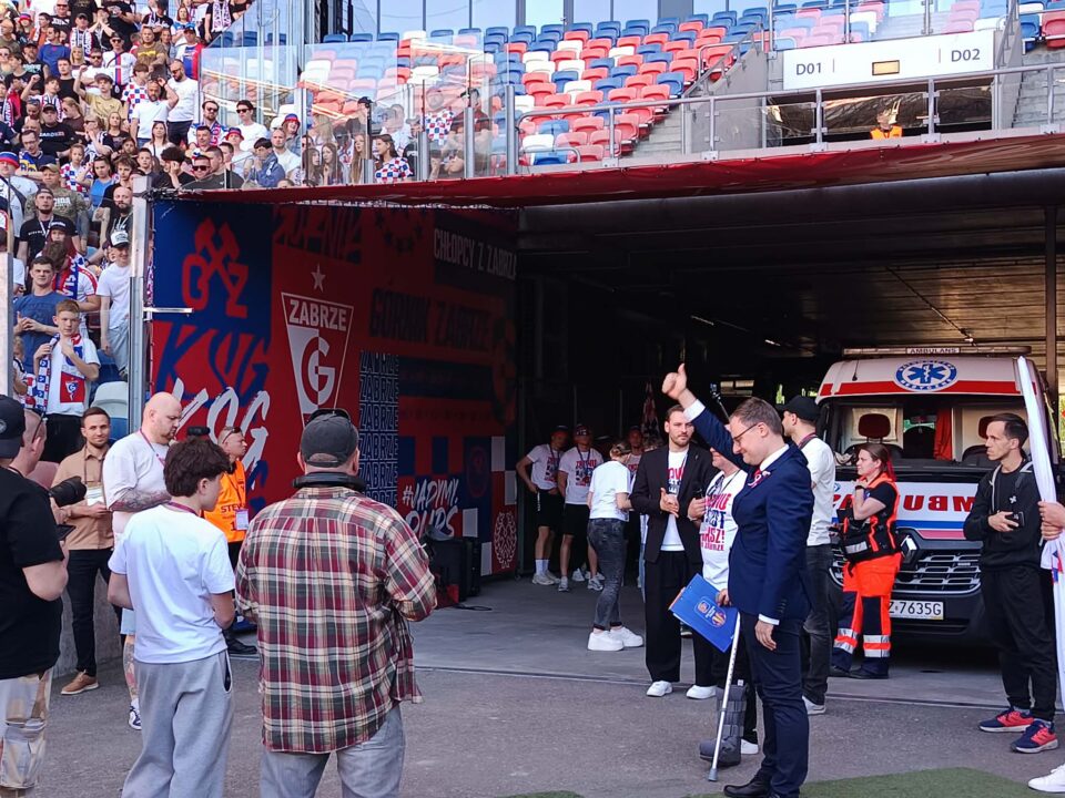 Środa, 6 maja, miała być pierwszym kluczowym dniem w procesie sprzedaży Górnika Zabrze. Zgodnie z obietnicami prezydenta Kamila Żbikowskiego, to właśnie dziś radni oraz Rada Nadzorcza klubu mieli otrzymać finalne wersje dokumentów prywatyzacyjnych. Jak potwierdził przewodniczący Rady Miasta, Grzegorz Olejniczak – tak się jednak nie stało.