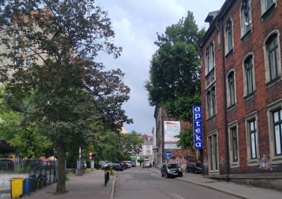 Już w najbliższy poniedziałek, 13 lipca, o godzinie 14:00, rozpocznie się sesja Rady Miasta. Choć w porządku obrad znalazło się wiele punktów, to dwa z nich zelektryzowały lokalną opinię publiczną. Chodzi o gigantyczne, nowe zadłużenie miasta na kwotę prawie 55 milionów złotych oraz rewolucji w poszerzeniu strefy płatnego parkowania.