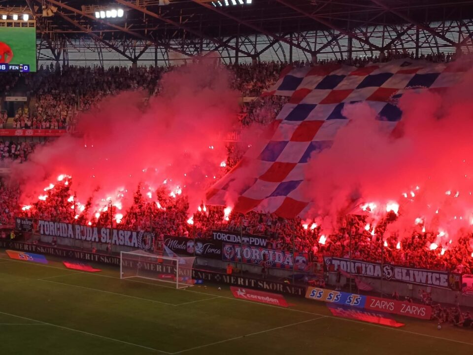 Organ Odwoławczy UEFA po raz kolejny nałożył na Górnik Zabrze ogromną karę finansową, tym razem w wysokości 68 tysięcy euro oraz nakaz całkowitego zamknięcia Trybuny Południowej (Torcidy) na najbliższy mecz domowy. To bezpośrednie konsekwencje zachowania kibiców podczas starcia z Fenerbahçe SK.