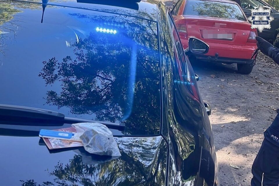 Rutynowa kontrola drogowa przeprowadzona przez policjantów z sąsiedniej Rudy Śląskiej zakończyła się zatrzymaniem 31-letniego mieszkańca Zabrza. Mężczyzna wsiadł za kierownicę pod wpływem alkoholu oraz środków odurzających. Jakby tego było mało, w trakcie przeszukania mundurowi znaleźli przy nim narkotyki.